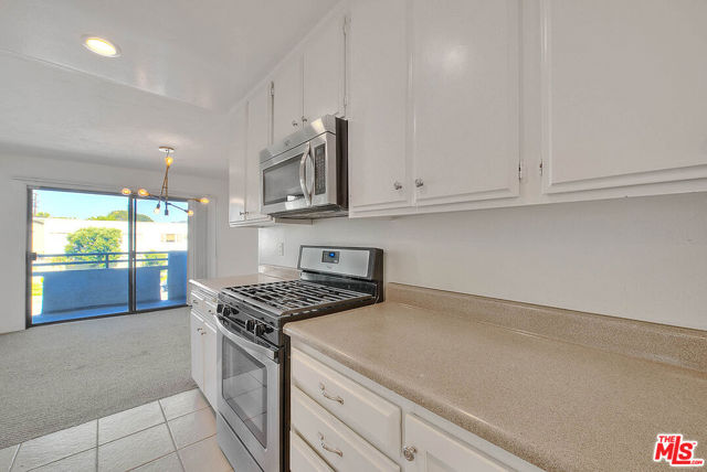 4311 Colfax Avenue, Studio City CA: https://media.crmls.org/mediaz/c92f9be9-3332-4692-9ed3-9941b94254ee.jpg