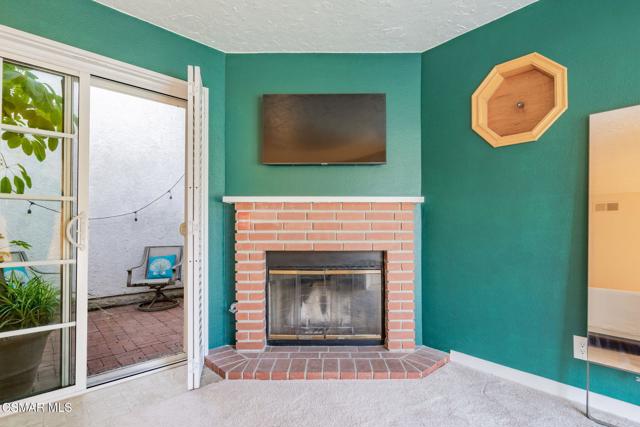 1642 Cayton Avenue, Simi Valley CA: https://media.crmls.org/mediaz/c9306ea3-cc2f-4292-8c64-989617f9be98.jpg