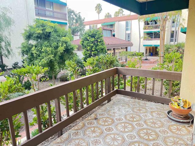 6455 La Jolla Blvd, La Jolla, California 92037, 1 Bedroom Bedrooms, ,1 BathroomBathrooms,Condominium,For Sale,La Jolla Blvd,240026479SD