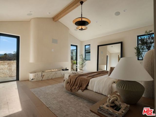 Image 29 of 69 For 11746 Blix Street