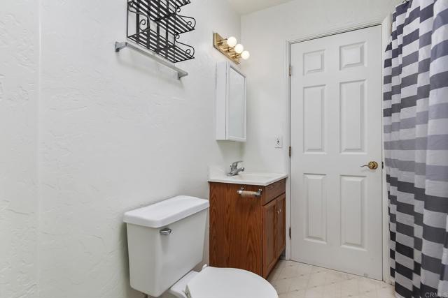 10546 VALLE VISTA RD, Lakeside CA: https://media.crmls.org/mediaz/c9310e6d-6726-4372-bbe2-4dc6cab477b2.jpg