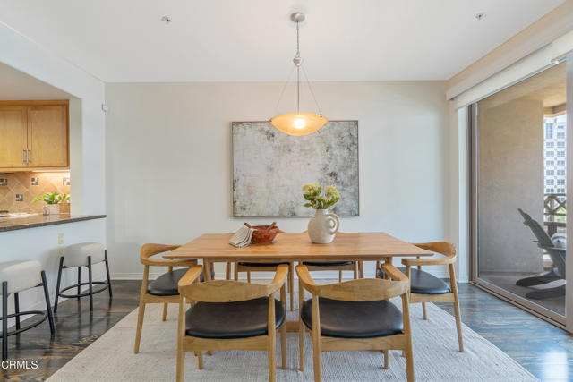 931 E Walnut Street, Pasadena CA: https://media.crmls.org/mediaz/c9319aa6-84cd-4c66-ac48-e435d51d48d4.jpg