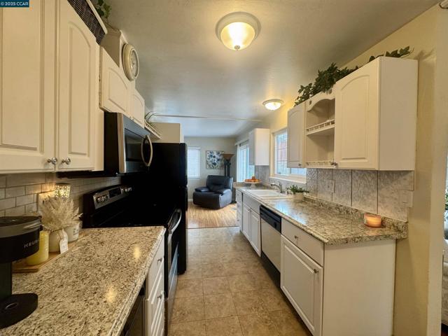 Image 5 of 46 For 2279 Saint George Dr