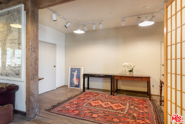 13721 W Telegraph Road, Santa Paula CA: https://media.crmls.org/mediaz/c931f26d-8ff9-4b91-ae5b-dd9bd7a2442b.jpg