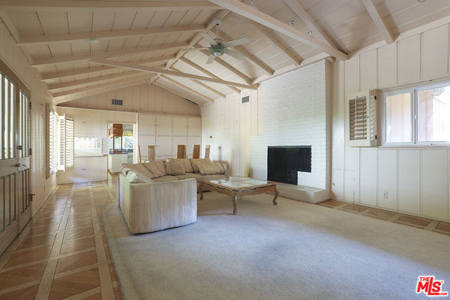 1749 Franklin Canyon Drive photo 2