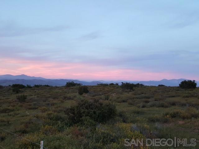 8209 Mesa, Santee CA: https://media.crmls.org/mediaz/c9332d93-6e8a-438f-b758-5833d6ce9e30.jpg