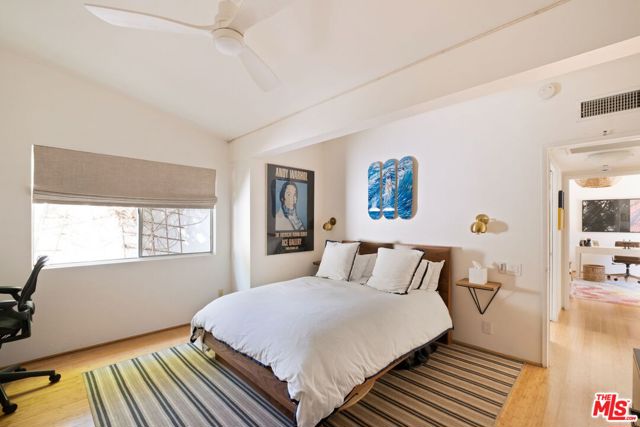 3366 Mandeville Canyon Road, Los Angeles CA: https://media.crmls.org/mediaz/c93358d0-72cc-485a-be86-d3e708c0515a.jpg