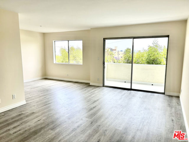 1440 Reeves Street, Los Angeles CA: https://media.crmls.org/mediaz/c933782f-4bdd-417c-bc5c-ce151d6ed506.jpg