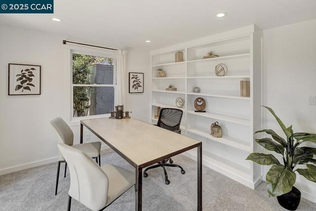 1039 Elsinore, Oakland CA: https://media.crmls.org/mediaz/c9376069-3556-48ab-a2ea-36e24d56e3d0.jpg