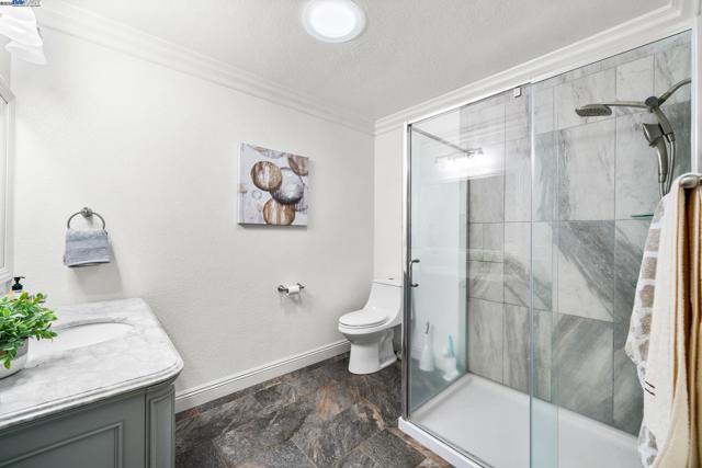 26928 Palomares Rd, Castro Valley CA: https://media.crmls.org/mediaz/c93774dd-56ab-494c-8880-54c69aa3d39a.jpg