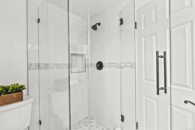 14592 Oak Avenue, Irvine CA: https://media.crmls.org/mediaz/c9382202-7a37-47b8-a1e3-61edbb9ae8a2.jpg