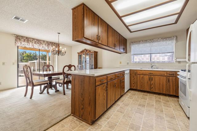 67185 Ontina Road, Cathedral City CA: https://media.crmls.org/mediaz/c938d2df-58ea-47dc-b370-40bdb3257f79.jpg