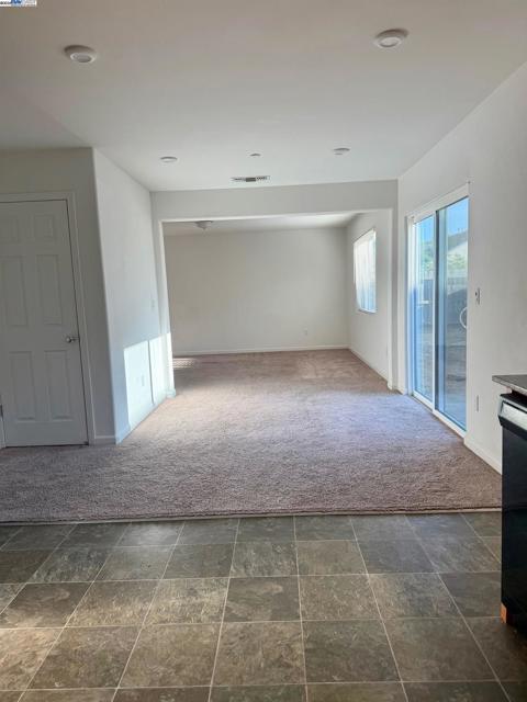 105 Harp Ct, Merced CA: https://media.crmls.org/mediaz/c93a0da2-ce5d-4ded-adc4-0bd833323ea1.jpg