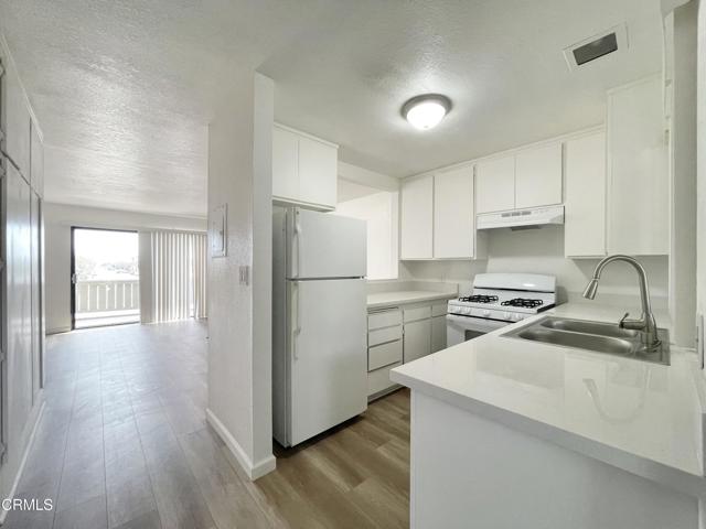 553 W Pleasant Valley Road, Oxnard CA: https://media.crmls.org/mediaz/c93aa0eb-eb2b-479e-aca7-27e9270b0224.jpg