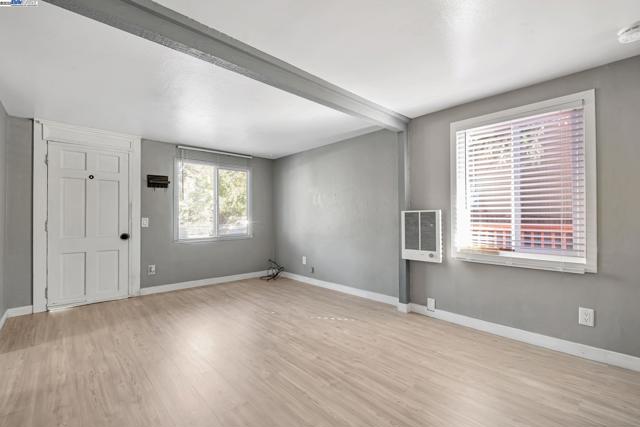 118 Sycamore St, Fremont CA: https://media.crmls.org/mediaz/c93b623a-ecdf-4816-bdde-b3f60f70f69d.jpg