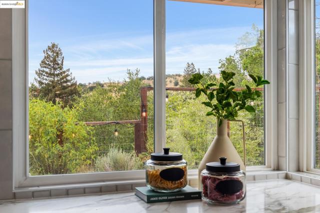 32 Pacer Pl., Walnut Creek CA: https://media.crmls.org/mediaz/c93b7c34-5abe-48d7-8da3-dc1bcc5281c4.jpg