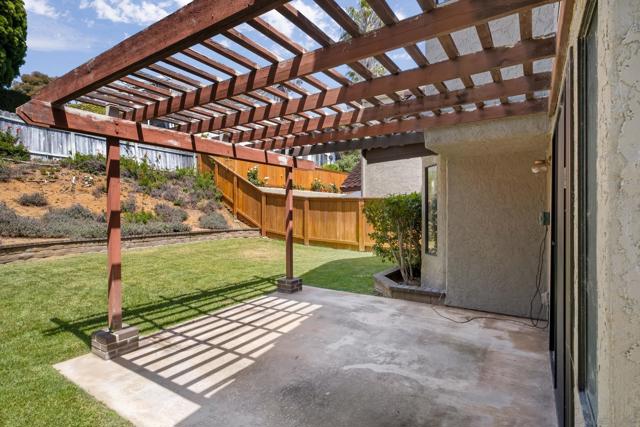 2818 Forest View Way, Carlsbad CA: https://media.crmls.org/mediaz/c93ba4a9-fb32-4705-8546-c100bb99f2dc.jpg