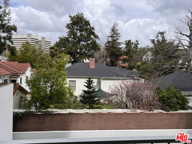 10787 Wilshire Boulevard, Los Angeles CA: https://media.crmls.org/mediaz/c93bb024-82ce-452c-b7ac-25c35b05d989.jpg