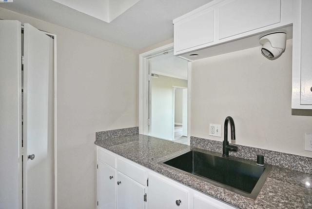 19100 Crest Ave, Castro Valley CA: https://media.crmls.org/mediaz/c93bc78d-42b2-4427-8a25-44befd6f25f6.jpg