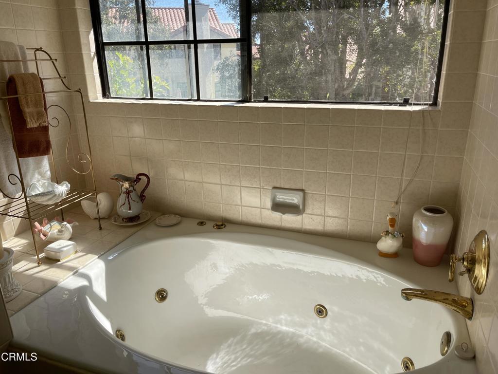 MLS #V1-33147 image #45