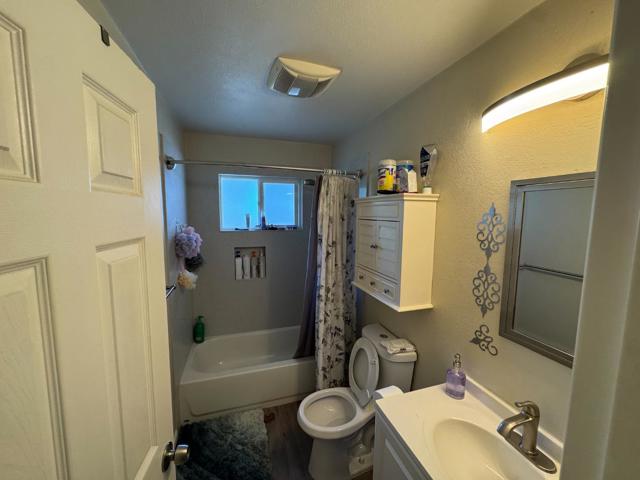 1005 Jones Court, Redwood City CA: https://media.crmls.org/mediaz/c93c3247-9d34-44a9-a75c-250e2008620d.jpg