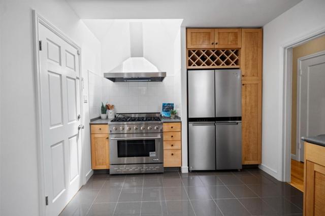 154 Stanyan Street, San Francisco CA: https://media.crmls.org/mediaz/c93c6a5a-3fec-4912-aa42-ff8bfde31d48.jpg