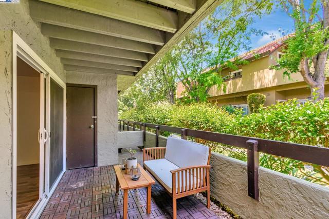 291 Tradewinds Dr, San Jose CA: https://media.crmls.org/mediaz/c93c9260-6b55-4e89-ac6b-5b7ce9732afd.jpg