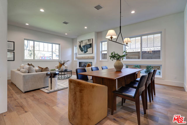 7733 Henefer Avenue, Los Angeles CA: https://media.crmls.org/mediaz/c93ce4b4-4ac5-4e7d-8663-476586fd5c27.jpg