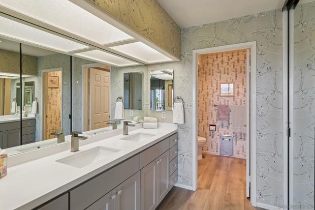119 Spinnaker Ct, Del Mar CA: https://media.crmls.org/mediaz/c93d02b8-4978-4a46-a482-10cd5e1144f2.jpg