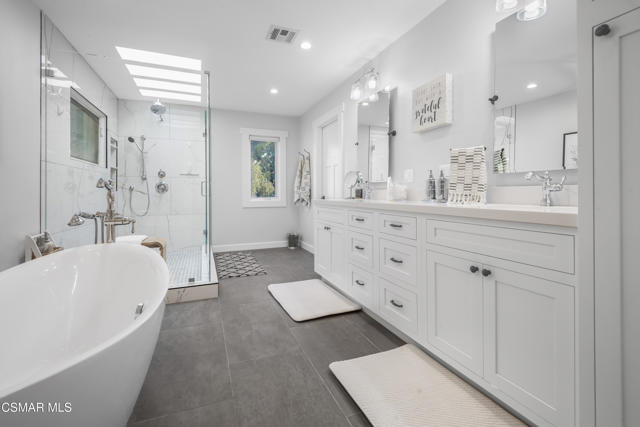 28329 Foothill Drive, Agoura Hills CA: https://media.crmls.org/mediaz/c93d5891-373e-4fe7-9f18-3e360aaf240a.jpg