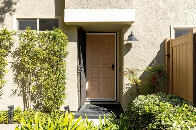 Detail Gallery Image 4 of 42 For 1455 Bridgeview Drive, San Diego,  CA 92105 - 3 Beds | 2 Baths