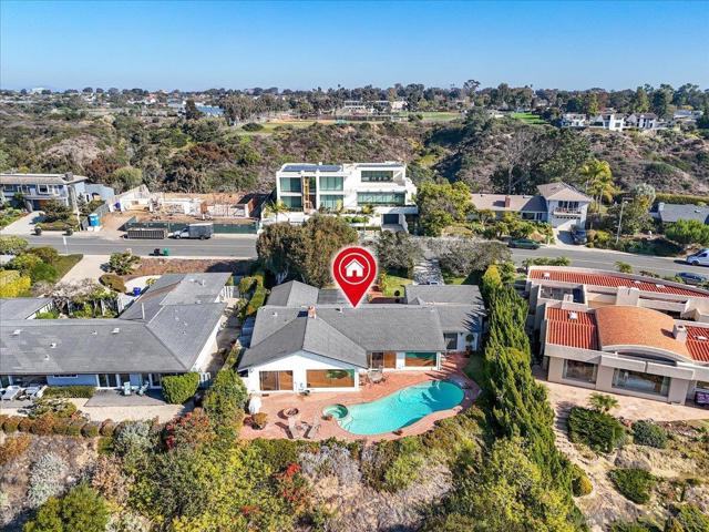 8294 Prestwick Dr, La Jolla CA: https://media.crmls.org/mediaz/c93dcd04-b754-41ce-b308-e589ce4b7a2f.jpg