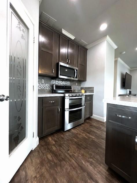 177 Chateau La Salle Drive, San Jose CA: https://media.crmls.org/mediaz/c93de0da-cc20-4ab7-b61f-18b67a17cc9e.jpg