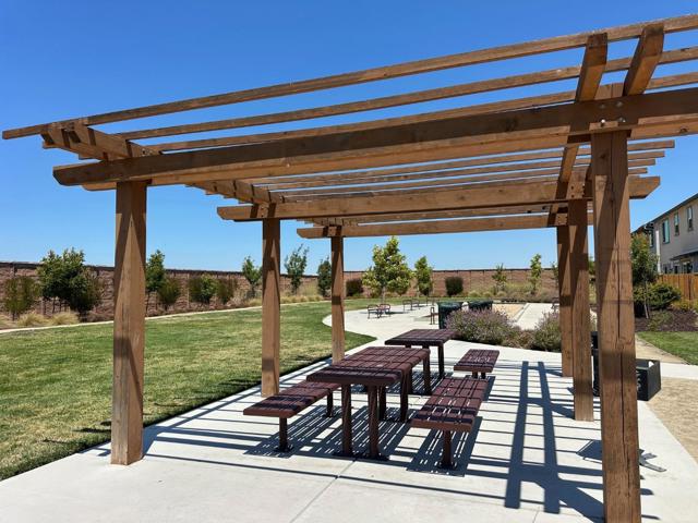 61 Brook Lane, Pittsburg CA: https://media.crmls.org/mediaz/c93e1129-aa5d-4604-85ad-52f50005957f.jpg