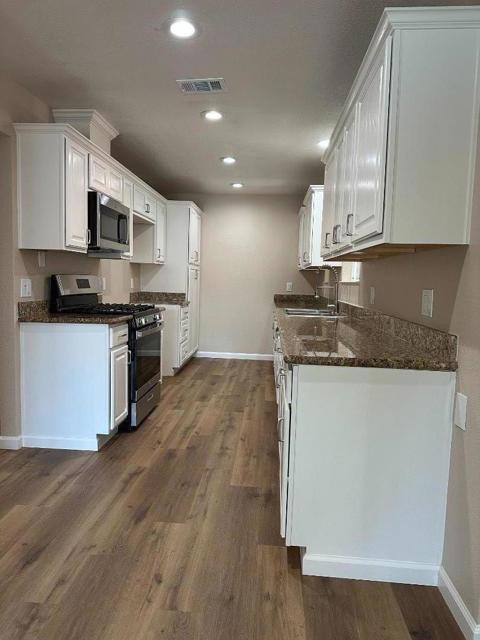 130 E 21st Street, Tracy CA: https://media.crmls.org/mediaz/c93e6f82-1b62-496e-b98a-cfc80ff42418.jpg