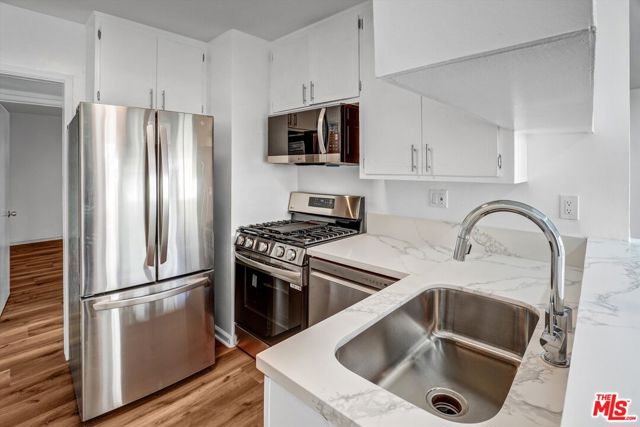 3670 Greenfield Avenue, Los Angeles CA: https://media.crmls.org/mediaz/c93e8404-5bad-4f9c-87b2-4d7bf9875fd4.jpg