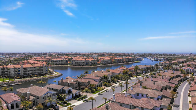 1524 Seabridge Lane, Oxnard CA: https://media.crmls.org/mediaz/c93ef1cd-ef77-4cc0-80ed-ca4a96b368b2.jpg