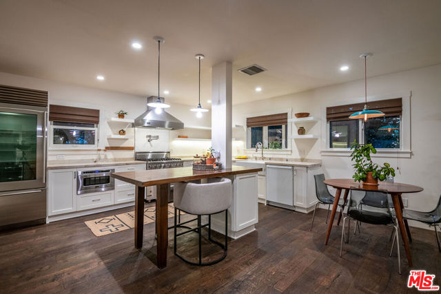 4838 Coldwater Canyon Avenue, Sherman Oaks CA: https://media.crmls.org/mediaz/c93fb53c-9f1a-4e4f-8910-fd2ba42ed330.jpg