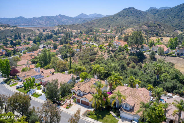 2554 Kirsten Lee Drive, Westlake Village CA: https://media.crmls.org/mediaz/c93fb6e7-ed9f-4eeb-ab12-7f12783198b7.jpg