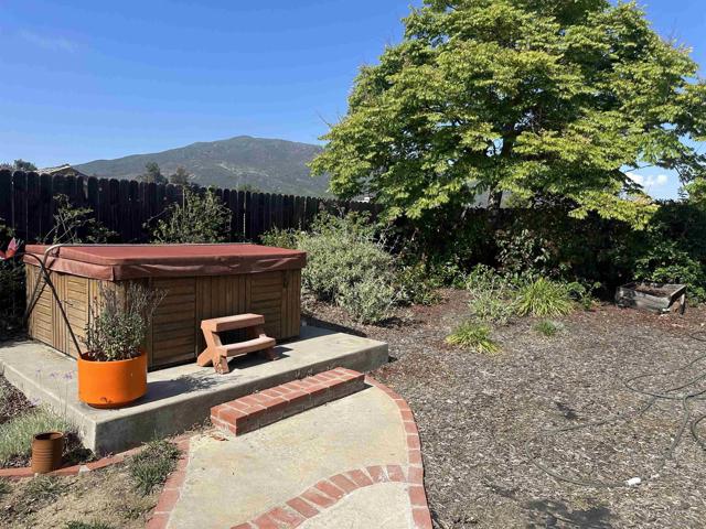 2884 Sage View Dr, Alpine CA: https://media.crmls.org/mediaz/c93fd967-227c-4c65-8f0b-246f786c80ce.jpg