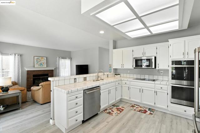 2201 Mark Twain Drive, Antioch CA: https://media.crmls.org/mediaz/c940150d-8f86-410f-a4c4-4494e764b6ca.jpg