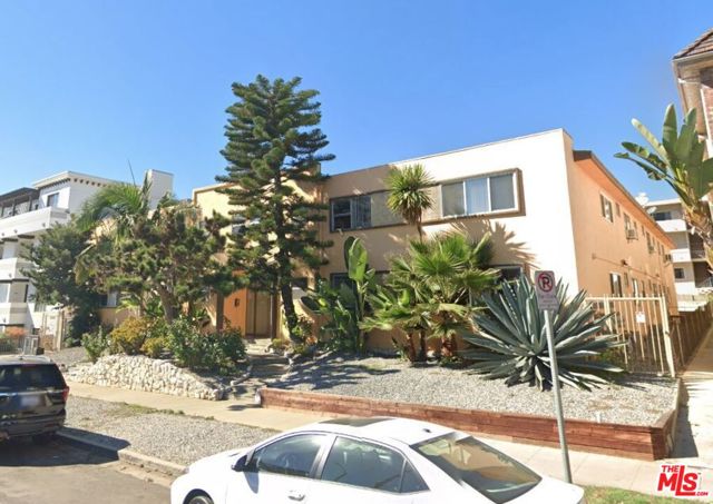 11829 Kiowa Avenue, Los Angeles CA: https://media.crmls.org/mediaz/c9409e2e-bca3-48f1-a22e-a1c372616681.jpg