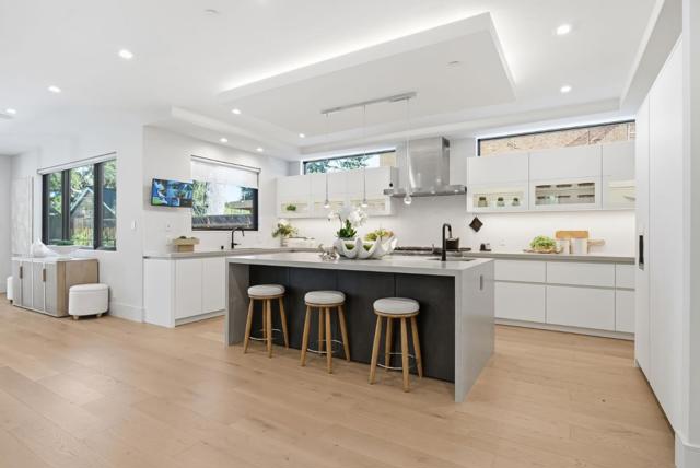 543 Tennyson Avenue, Palo Alto CA: https://media.crmls.org/mediaz/c940a7ac-3da3-486d-ac0a-9e6a1fd6f9ba.jpg