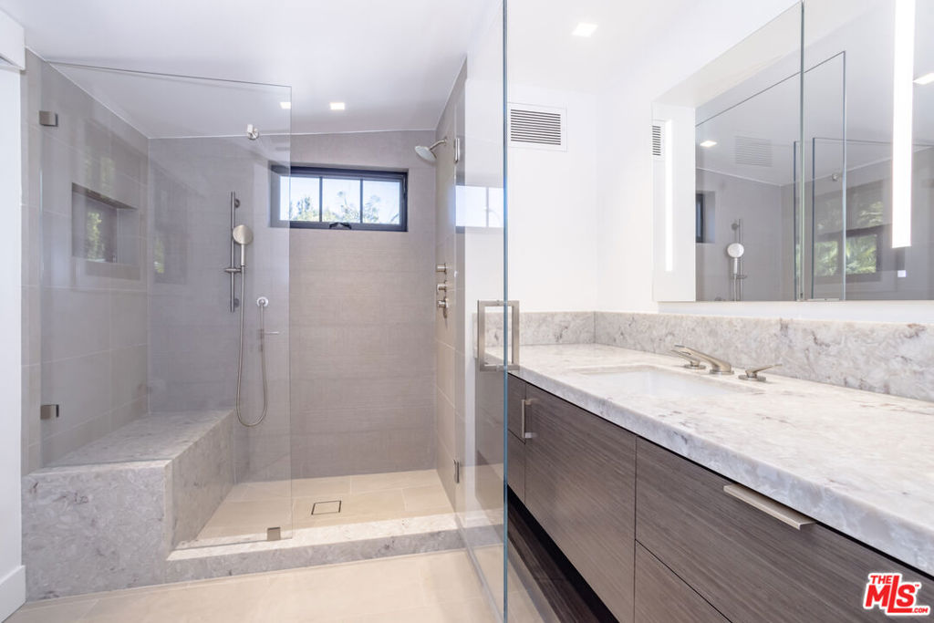 MLS #25481115 img 30