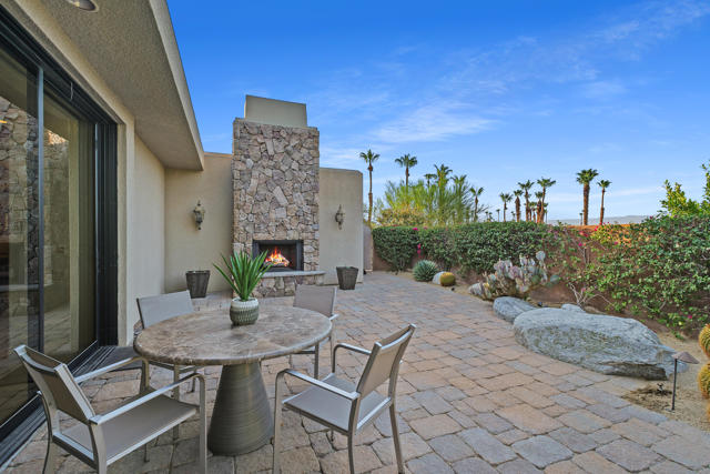 73481 Mariposa Drive, Palm Desert CA: https://media.crmls.org/mediaz/c9414eb8-99e7-4808-9706-073ee5972a68.jpg