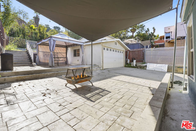 3852 Woolwine Drive, Los Angeles CA: https://media.crmls.org/mediaz/c941c33c-0380-44a5-8bf7-67ae493a2fff.jpg
