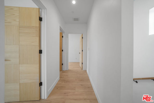6835 Yolanda Ave, Reseda CA: https://media.crmls.org/mediaz/c941e153-3d58-40cc-a2b6-9366cbd1095c.jpg