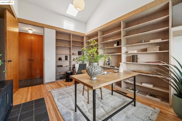 120 Hill Rd, Berkeley CA: https://media.crmls.org/mediaz/c941f8b8-b61b-4219-8905-d0bafa2f32ca.jpg