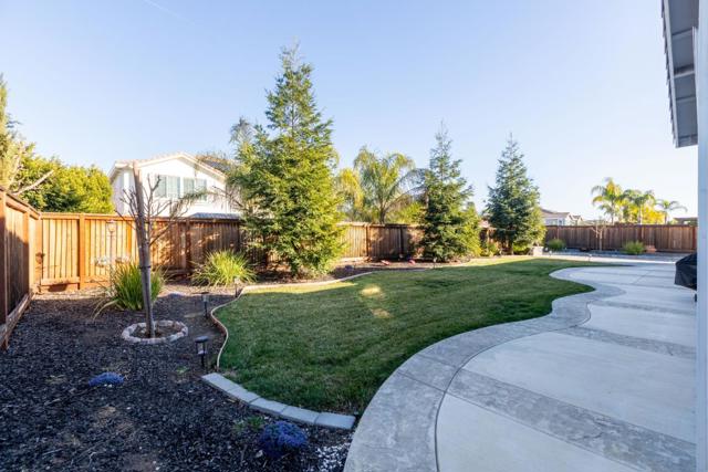 Image 55 of 88 For 493 Yelland Way