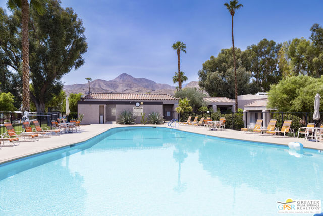 210 Coyote Drive, Palm Springs CA: https://media.crmls.org/mediaz/c942e0bd-2c63-470b-b3cc-f1c3f959f955.jpg